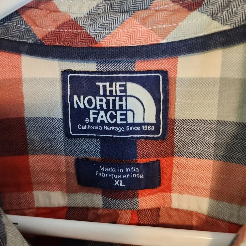 Men's NorthFace longsleeve button-down shirt, size XL